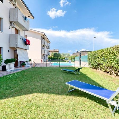 Wolf House - Sirmione Holiday Экстерьер фото