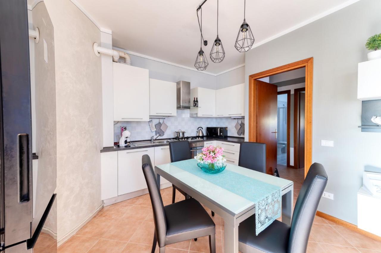 Wolf House - Sirmione Holiday Экстерьер фото