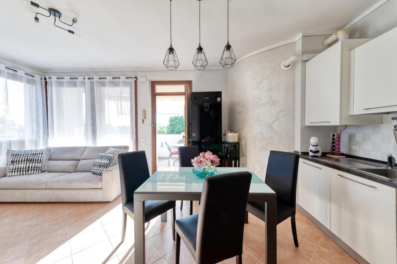 Wolf House - Sirmione Holiday Экстерьер фото