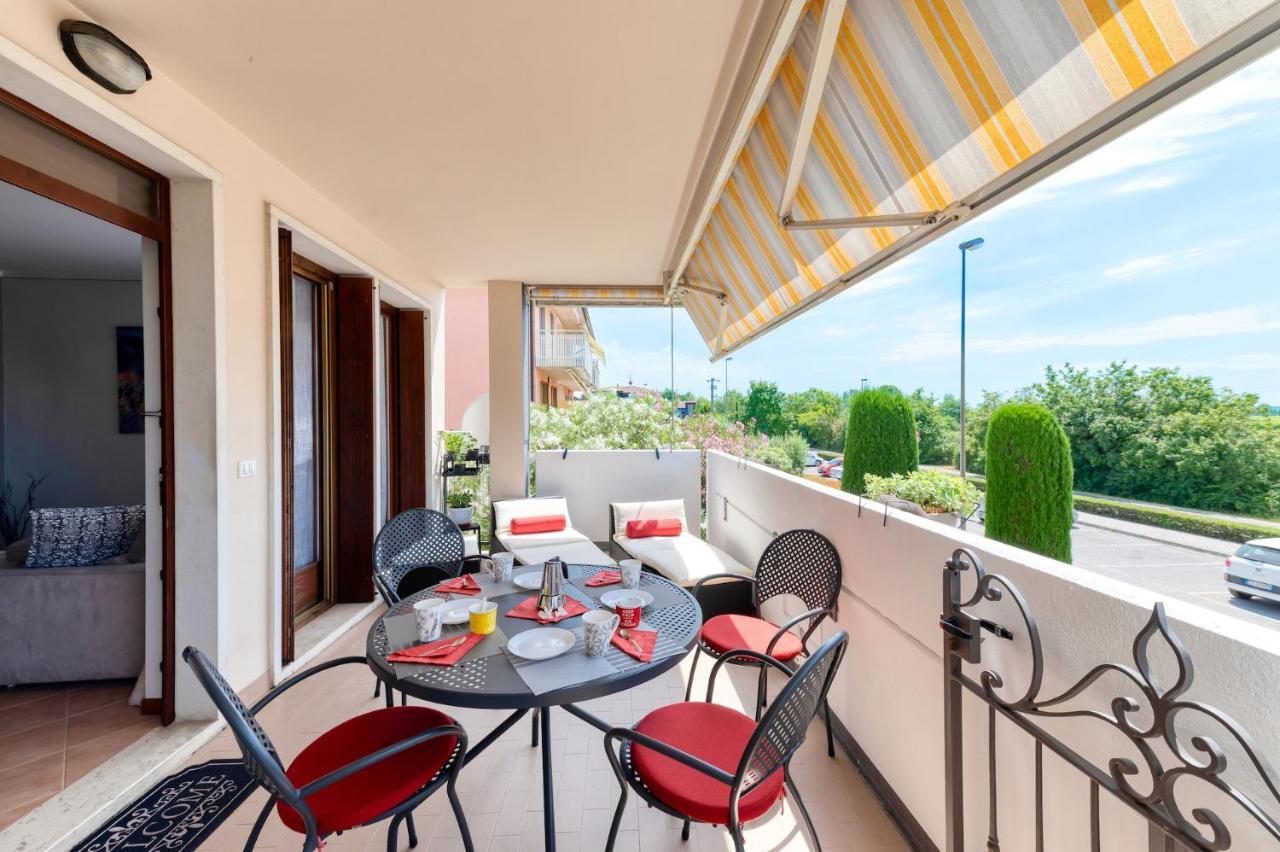 Wolf House - Sirmione Holiday Экстерьер фото